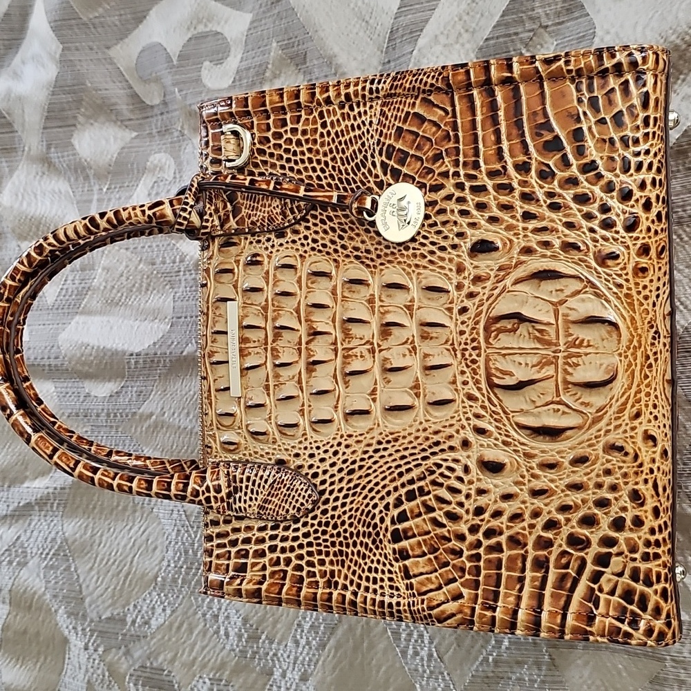 BRAHMIN Small Caroline Toasted Melbourne brown leather purse. detachable strap